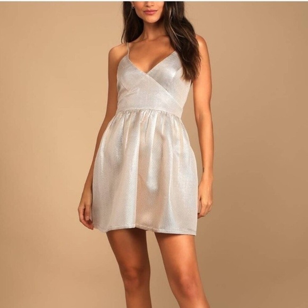 Lulu’s | NWT Star of the Evening Gold Metallic Skater Mini Dress S‎